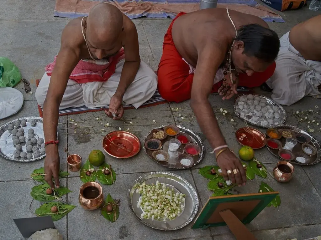 pitru paksha shradh tarpanam rituals