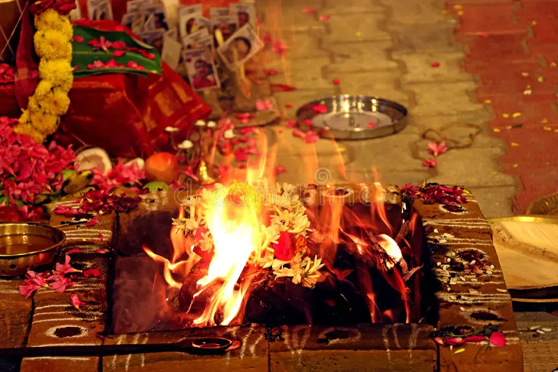 homam fire lab image homam fire lab hindu religious ritual being performed homa kund pit homam believed 166955160 (1)